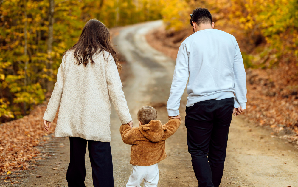 Famille_Jeune couple avec un enfant en bas âge